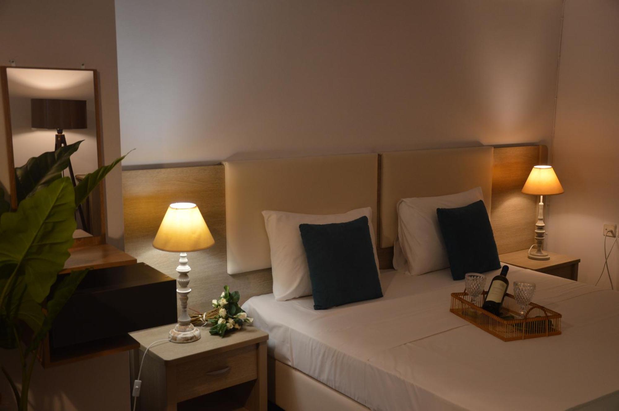 Aqua Mare Sea Side Rooms Nea Kallikrateia Dış mekan fotoğraf