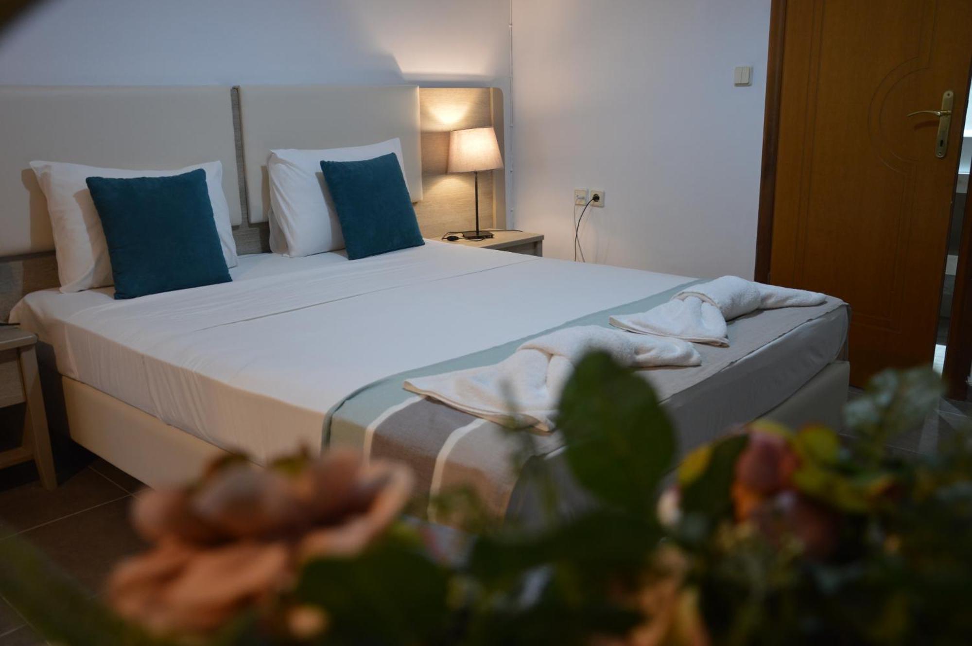 Aqua Mare Sea Side Rooms Nea Kallikrateia Dış mekan fotoğraf